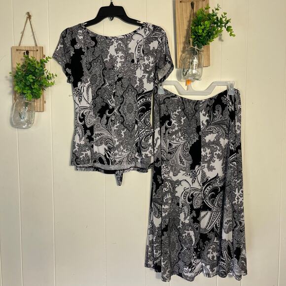 Perceptions New York Women's 2 pc Blouse & Skirt Set 12 - Picture 2 of 4